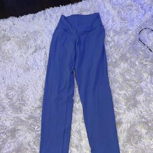 aerie crossover leggings in the color blue